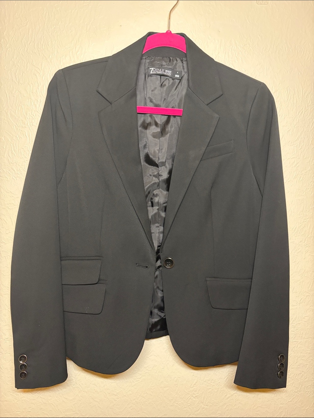 Tailored Black Single-Button Women's Blazer